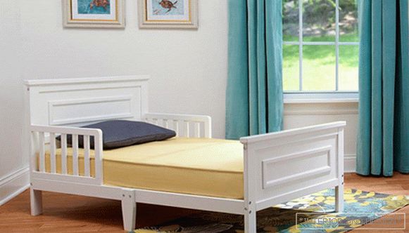 Ліжко для трирічної дитини з бортами - 1