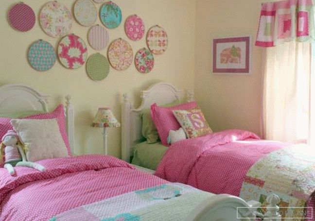 Спальня в рожевих і фіолетових відтінках - фото 2