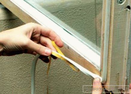Способи утеплення дерев'яних вікон