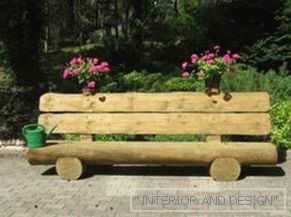 Деревянная скамейка для сада